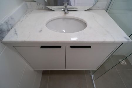 Casa de condomínio para alugar com 70m², 3 quartos e 2 vagas Casa de condomínio para alugar com 70m², 3 quartos e 2 vagasBanheiro