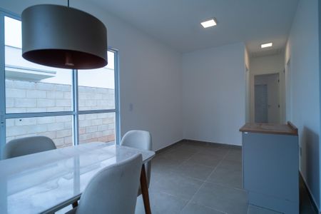 Casa de condomínio para alugar com 70m², 3 quartos e 2 vagas Casa de condomínio para alugar com 70m², 3 quartos e 2 vagasSala