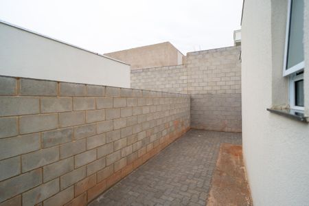 Casa de condomínio para alugar com 70m², 3 quartos e 2 vagas Casa de condomínio para alugar com 70m², 3 quartos e 2 vagasQuintal