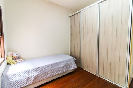 Casa à venda com 194m², 3 quartos e 2 vagas Casa à venda com 194m², 3 quartos e 2 vagasQuarto 3