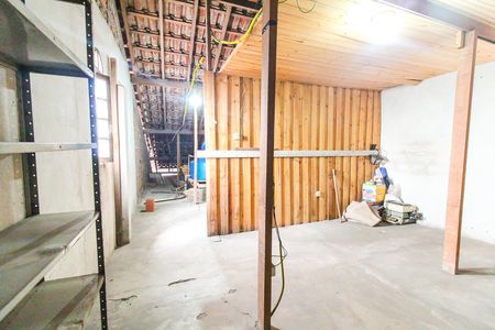Casa à venda com 194m², 3 quartos e 2 vagas Casa à venda com 194m², 3 quartos e 2 vagasSótão