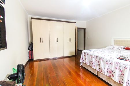 Casa à venda com 194m², 3 quartos e 2 vagas Casa à venda com 194m², 3 quartos e 2 vagasQuarto 1