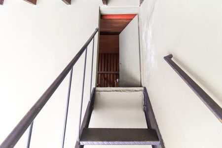 Casa à venda com 194m², 3 quartos e 2 vagas Casa à venda com 194m², 3 quartos e 2 vagasSótão