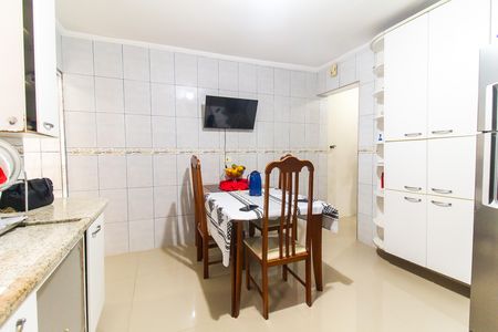Casa à venda com 194m², 3 quartos e 2 vagas Casa à venda com 194m², 3 quartos e 2 vagasCozinha