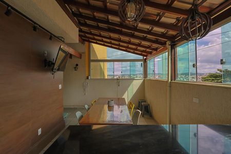 Apartamento à venda com 101m², 2 quartos e 1 vaga