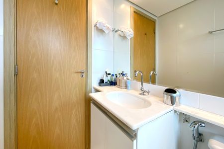 Apartamento à venda com 87m², 3 quartos e 2 vagas Apartamento à venda com 87m², 3 quartos e 2 vagasBanheiro da Suíte 1