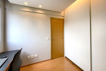 Apartamento à venda com 87m², 3 quartos e 2 vagas Apartamento à venda com 87m², 3 quartos e 2 vagasQuarto 2