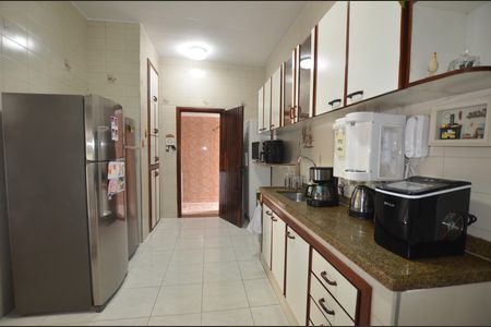Casa à venda com 227m², 3 quartos e 3 vagasCozinha