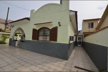 Casa à venda com 227m², 3 quartos e 3 vagasQuintal