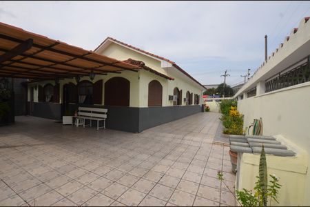 Casa à venda com 227m², 3 quartos e 3 vagasQuintal