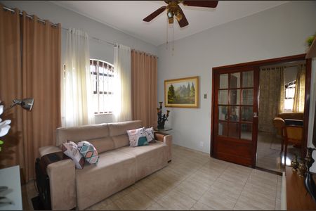 Casa à venda com 227m², 3 quartos e 3 vagasSala de TV