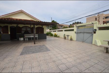 Casa à venda com 227m², 3 quartos e 3 vagasQuintal