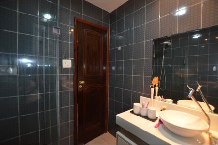 Casa à venda com 227m², 3 quartos e 3 vagasBanheiro Social
