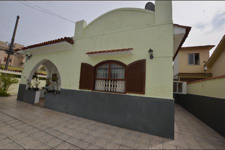 Casa à venda com 227m², 3 quartos e 3 vagasQuintal