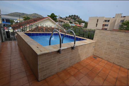 Casa à venda com 227m², 3 quartos e 3 vagasPiscina