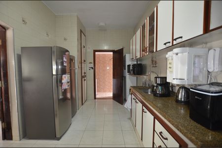 Casa à venda com 227m², 3 quartos e 3 vagasCozinha