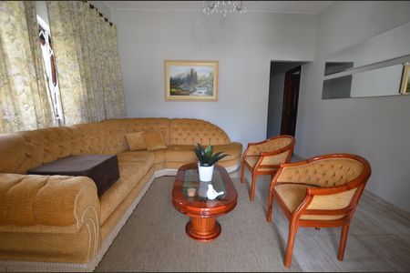 Casa à venda com 227m², 3 quartos e 3 vagasSala