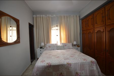 Casa à venda com 227m², 3 quartos e 3 vagasQuarto 1 Suite