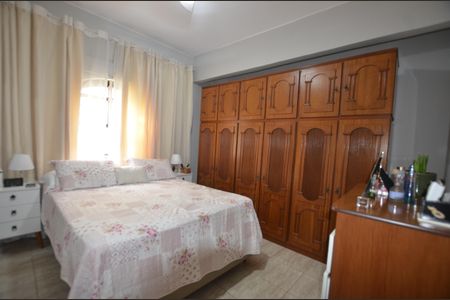 Casa à venda com 227m², 3 quartos e 3 vagasQuarto 1 Suite