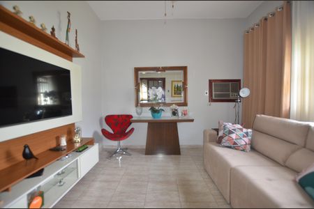 Casa à venda com 227m², 3 quartos e 3 vagasSala de TV