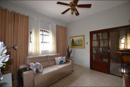 Casa à venda com 227m², 3 quartos e 3 vagasSala de TV