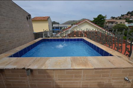 Casa à venda com 227m², 3 quartos e 3 vagasPiscina