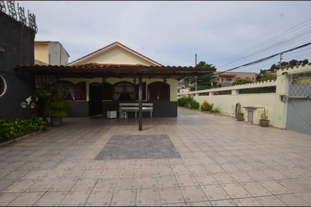 Casa à venda com 227m², 3 quartos e 3 vagasQuintal