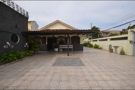 Casa à venda com 227m², 3 quartos e 3 vagasQuintal