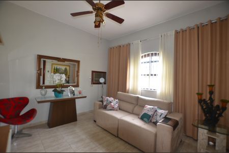 Casa à venda com 227m², 3 quartos e 3 vagasSala de TV