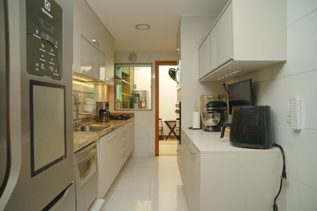 Casa à venda com 179m², 3 quartos e 2 vagas Casa à venda com 179m², 3 quartos e 2 vagasCozinha