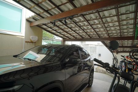 Casa à venda com 179m², 3 quartos e 2 vagas Casa à venda com 179m², 3 quartos e 2 vagasGaragem