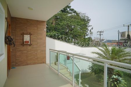 Casa à venda com 179m², 3 quartos e 2 vagas Casa à venda com 179m², 3 quartos e 2 vagasVaranda da Sala