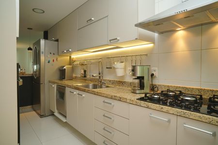 Casa à venda com 179m², 3 quartos e 2 vagas Casa à venda com 179m², 3 quartos e 2 vagasCozinha