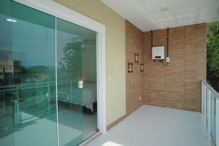 Casa à venda com 179m², 3 quartos e 2 vagas Casa à venda com 179m², 3 quartos e 2 vagasSacada