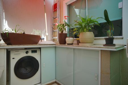 Casa à venda com 179m², 3 quartos e 2 vagas Casa à venda com 179m², 3 quartos e 2 vagasÁrea de Serviço