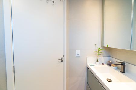 Apartamento à venda com 75m², 2 quartos e 1 vaga Apartamento à venda com 75m², 2 quartos e 1 vagaBanheiro da Suíte 1