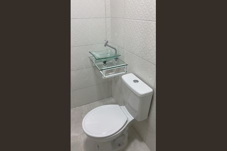 Banheiro de kitnet/studio para alugar com 1 quarto, 20m² em Vila Água Funda, São Paulo