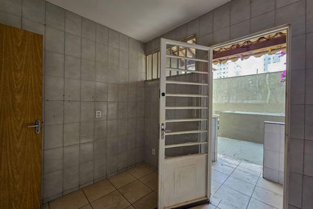 Casa de condomínio à venda com 117m², 3 quartos e 1 vaga