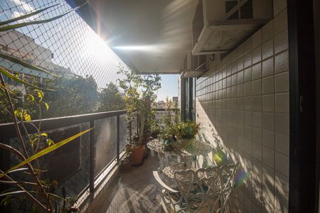 Apartamento à venda com 94m², 3 quartos e 1 vaga Apartamento à venda com 94m², 3 quartos e 1 vagaQuarto 2 Varanda