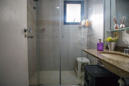 Apartamento à venda com 94m², 3 quartos e 1 vaga Apartamento à venda com 94m², 3 quartos e 1 vagaBanheiro Suite