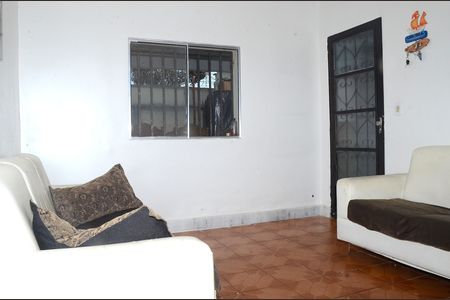 Casa à venda com 160m², 4 quartos e 2 vagasSala