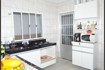 Cozinha de casa à venda com 3 quartos, 120m² em Vitoria, Belo Horizonte