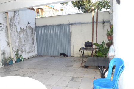 Casa à venda com 160m², 4 quartos e 2 vagasGaragem