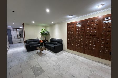 Apartamento à venda com 81m², 2 quartos e 1 vagaHall de entrada