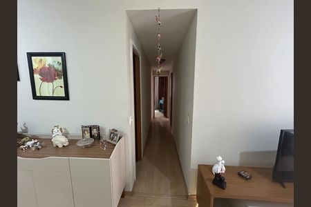 Apartamento à venda com 81m², 2 quartos e 1 vagaCorredor