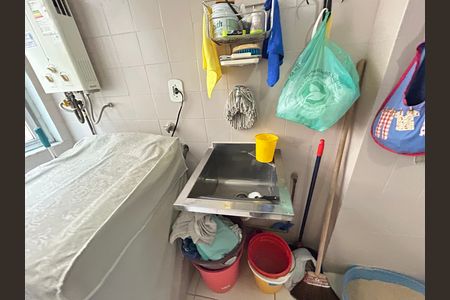 Apartamento à venda com 81m², 2 quartos e 1 vagaÁrea de Serviço