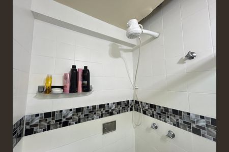 Apartamento à venda com 81m², 2 quartos e 1 vagaBanheiro Social