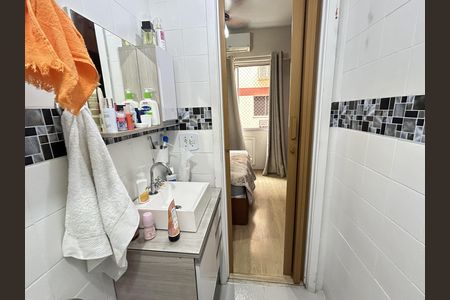 Apartamento à venda com 81m², 2 quartos e 1 vagaBanheiro da Suíte