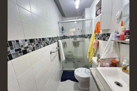 Apartamento à venda com 81m², 2 quartos e 1 vagaBanheiro da Suíte