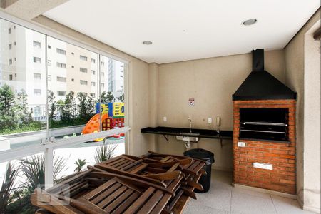 Apartamento à venda com 51m², 2 quartos e 1 vaga Apartamento à venda com 51m², 2 quartos e 1 vagaArea Comum - Churrasqueira